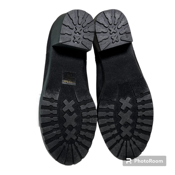 SODA Black Suede Booties - Picture 6 of 6